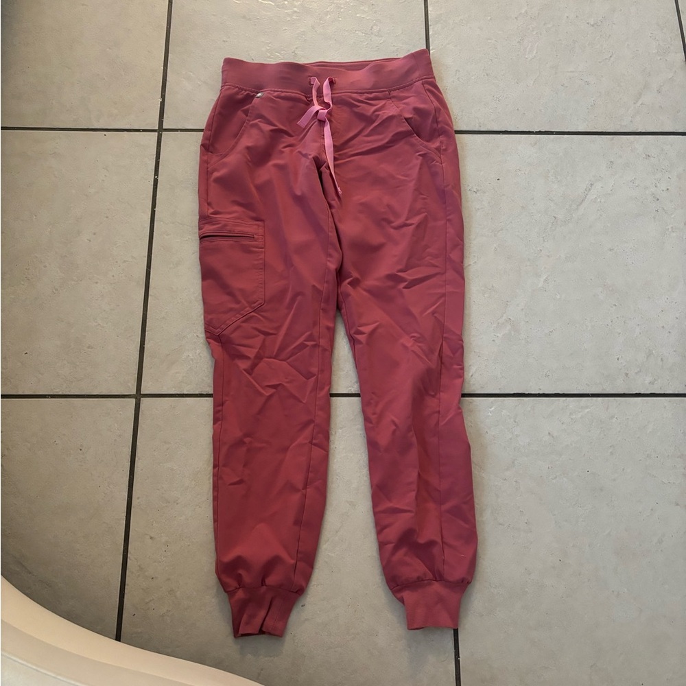 XS figs set worn probably 3 times fits me too tight